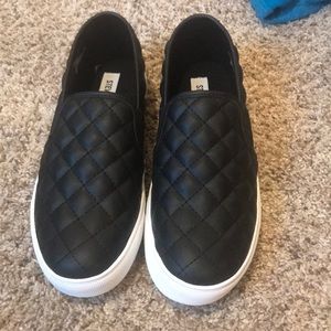 Never worn Steve Madden slip on